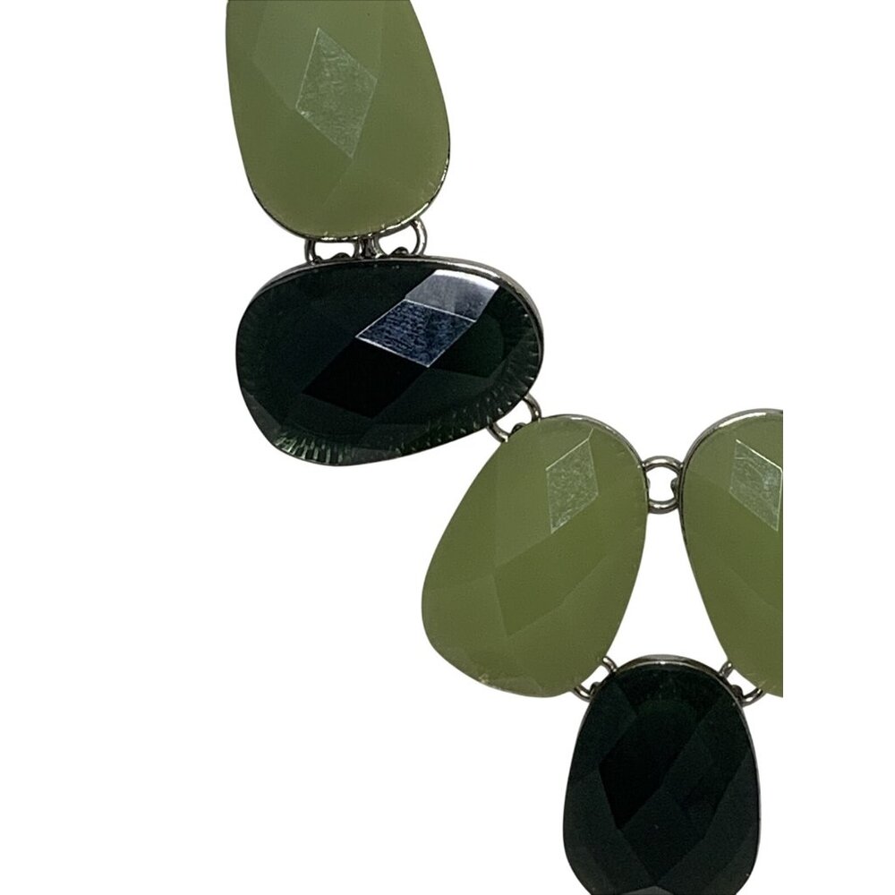 Women’s Silver Tone Fashion Statement Necklace 2 Shades of Green (1946) - Picture 3 of 7